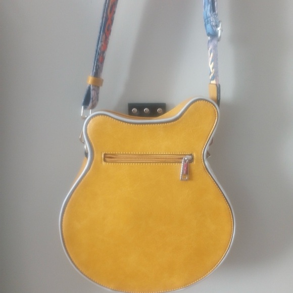 NWT Rockin’ Guitar  Shaped Crossbody Bag 🎸🎸 - Picture 9 of 12